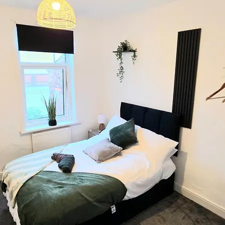 Stylish 3br - Sleeps 5 - Fast Wifi -parking Hébergement de vacances Barrow-in-Furness