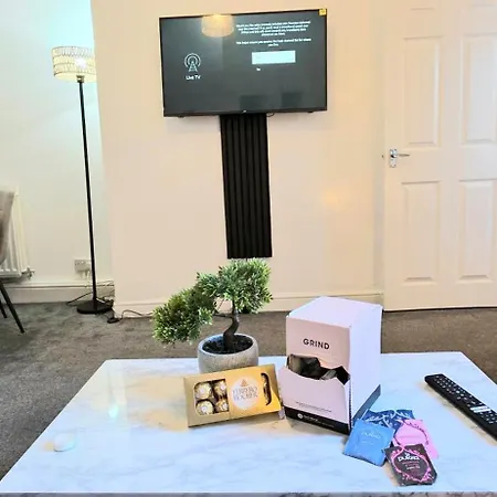 Stylish 3Br Family-Friendly - Sleeps 5 - Fast Wifi -Parking - Netflix Feriehus *