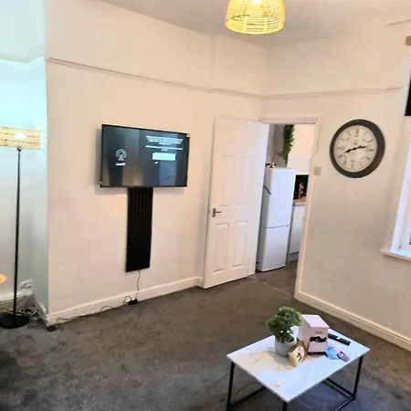Stylish 3Br Family-Friendly - Sleeps 5 - Fast Wifi -Parking - Netflix Barrow-in-Furness