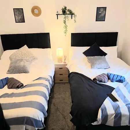 Stylish 3Br Family-Friendly - Sleeps 5 - Fast Wifi -Parking - Netflix Feriehus