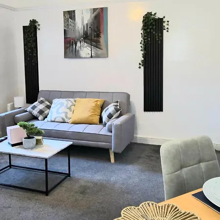 Tatil Evi Stylish 3br - Sleeps 5 - Fast Wifi -parking Barrow-in-Furness