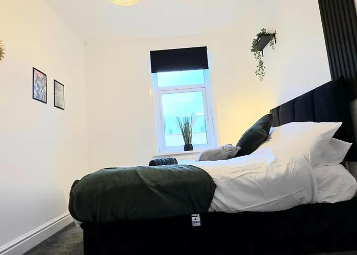 בית נופש Trendy 3br - Sleeps 5 - Free Wifi -parking *