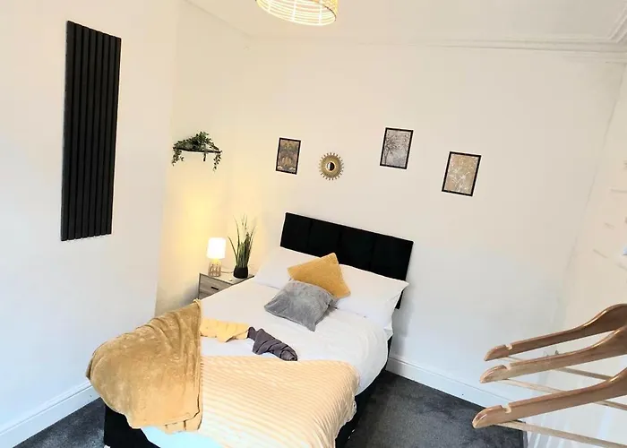 Trendy 3br - Sleeps 5 - Free Wifi -parking בית נופש בארו אין פרנס