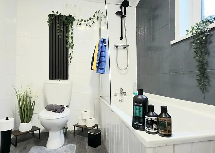 בית נופש Trendy 3br - Sleeps 5 - Free Wifi -parking *