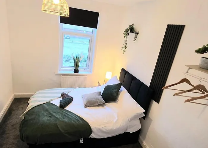 Trendy 3br - Sleeps 5 - Free Wifi -parking * בארו אין פרנס