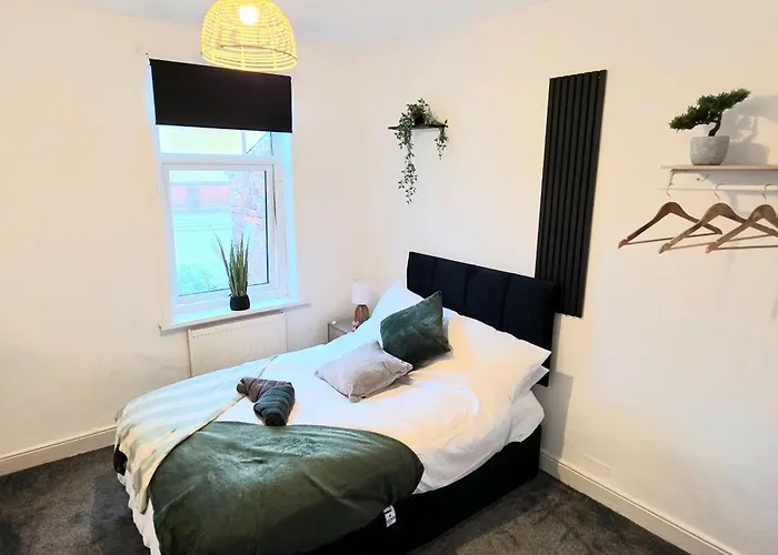 Trendy 3br - Sleeps 5 - Free Wifi -parking בית נופש בארו אין פרנס