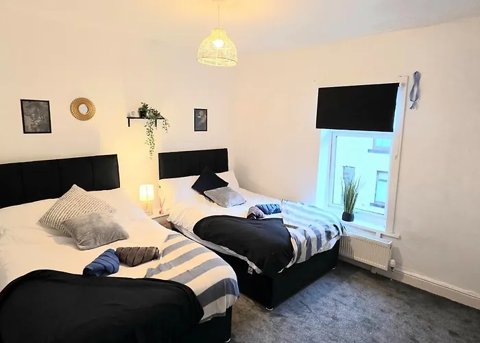 Trendy 3br - Sleeps 5 - Free Wifi -parking